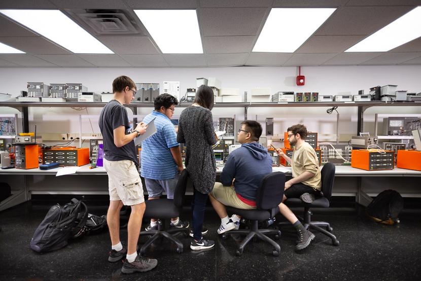 Group of students working in the Grainger electrical engineering lab